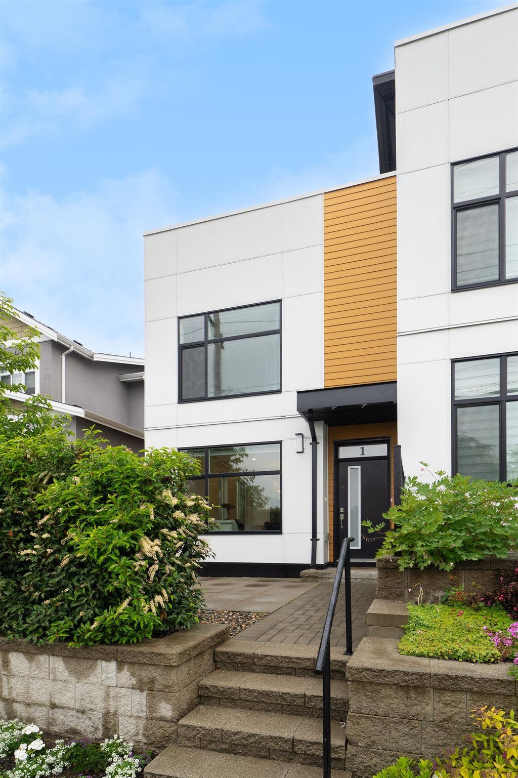 listing image 1108550400427467578