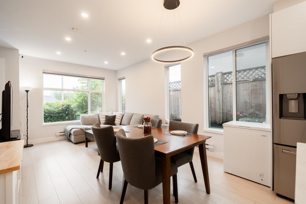 listing image 1106945307235144074