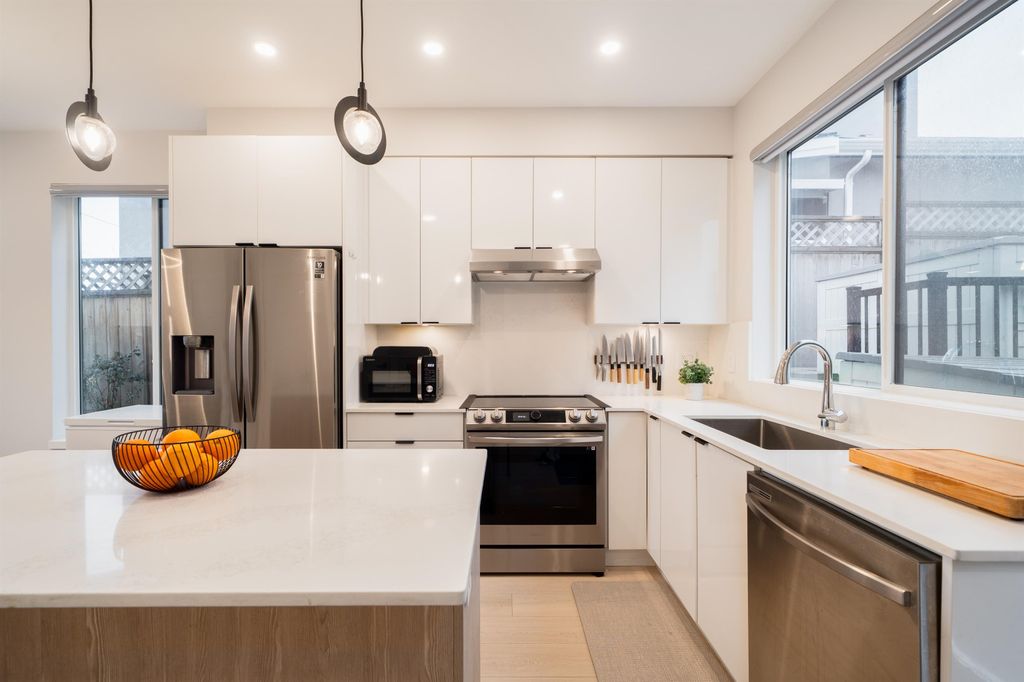 listing image 1102130827374766143