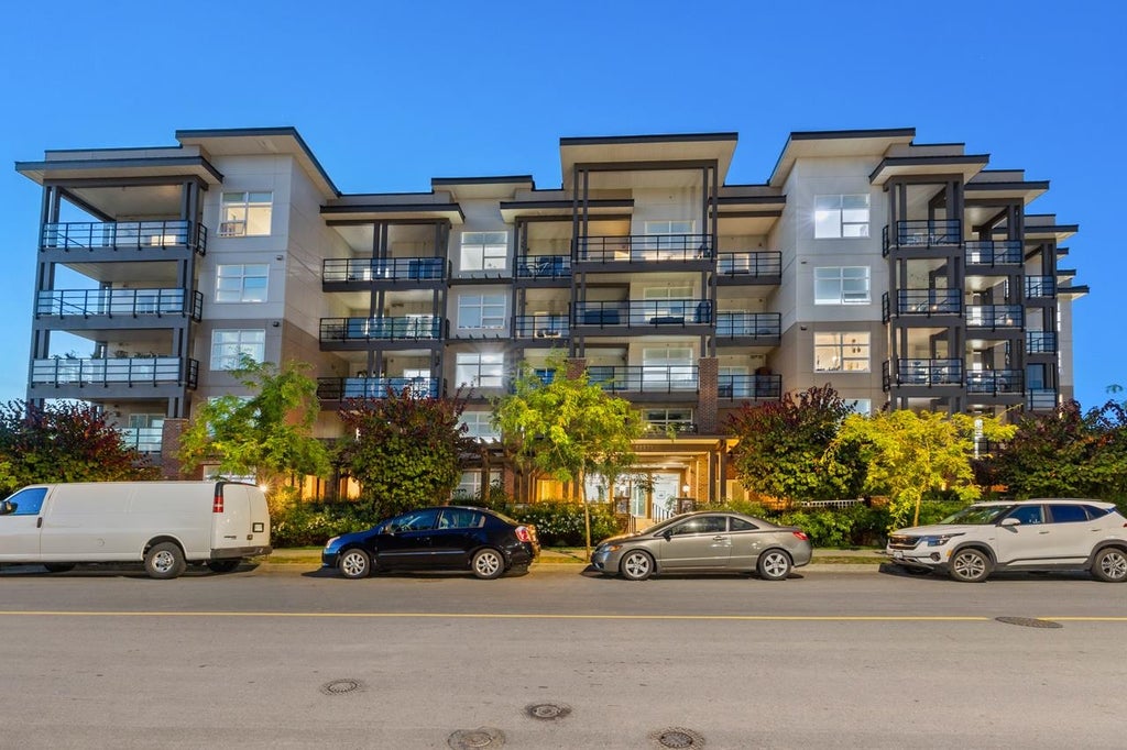 Photo of 22577 Royal Crescent #306, Maple Ridge, BC V2X 2M2 (MLS # R3135133)
