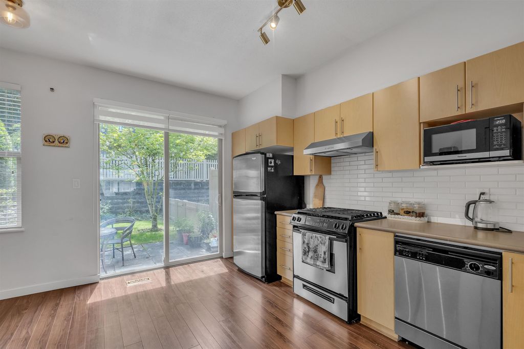 listing image 1108233430547747392