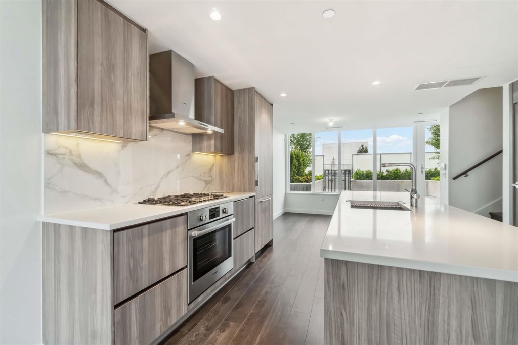 listing image 1101371188050381263