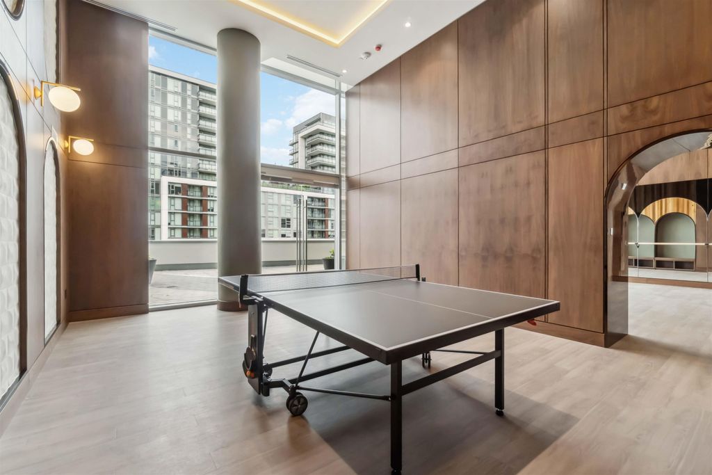 listing image 1102580694896700874