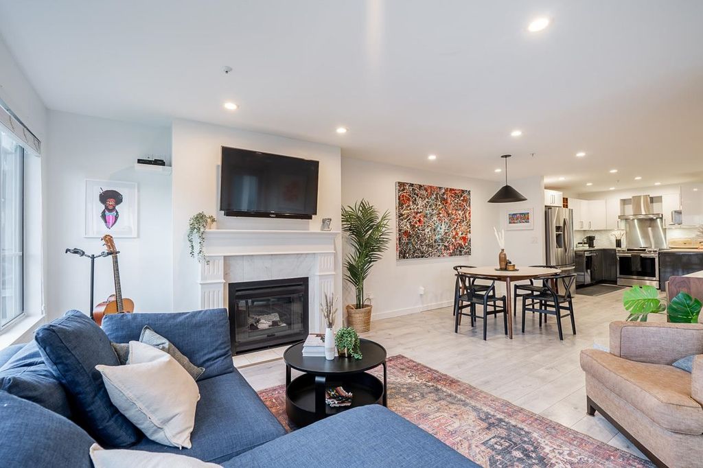 listing image 1102530624305257865