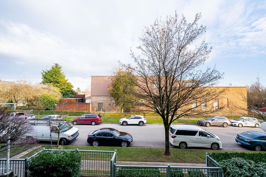 listing image 1105112710558334124
