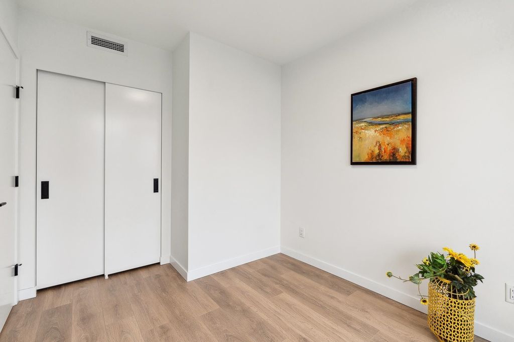 listing image 1108907777102349209