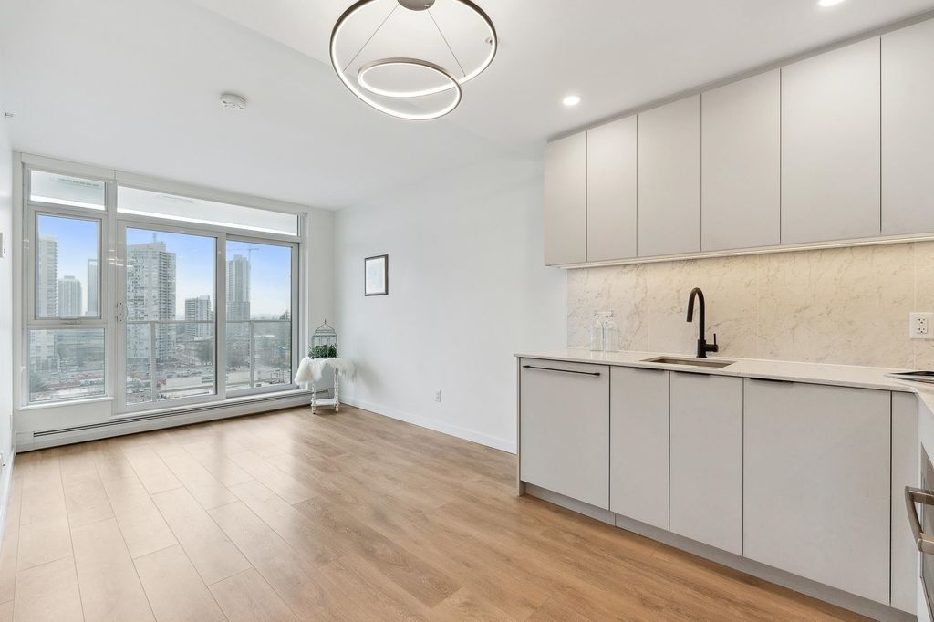 listing image 1104913840764088224