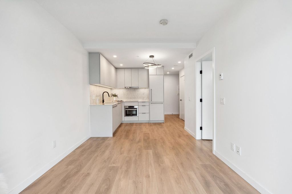 listing image 1105873075637786294