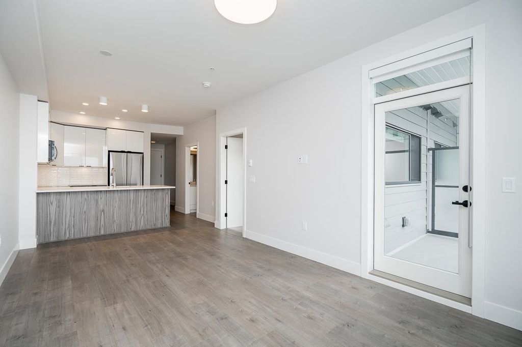 listing image 1102584152862153955