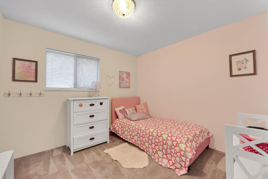 listing image 1109939913004833857