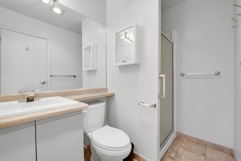 listing image 1102244075373347364