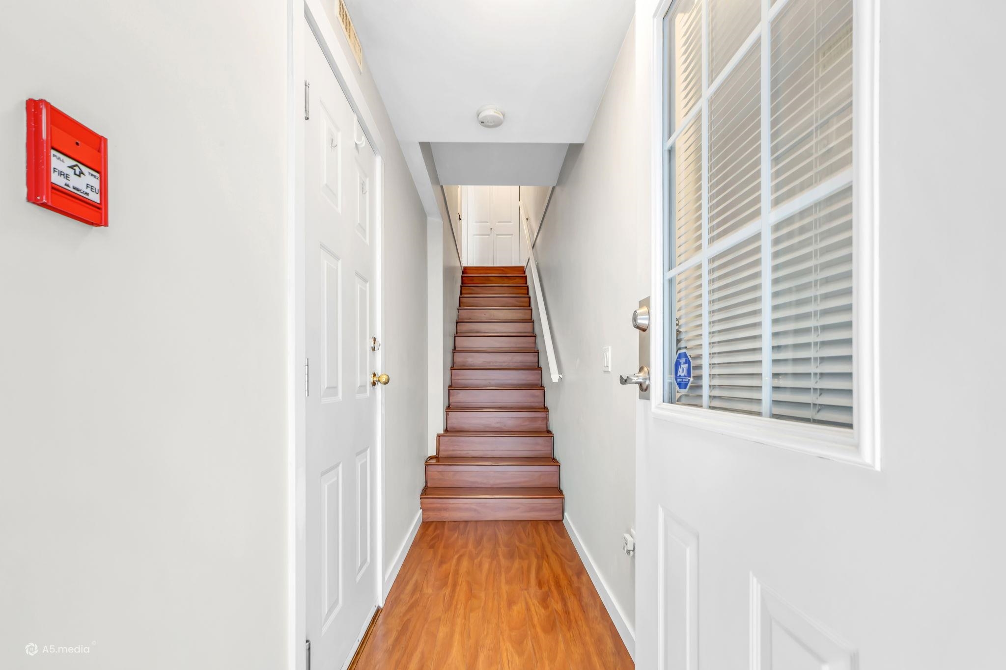 12040 68 Avenue 102