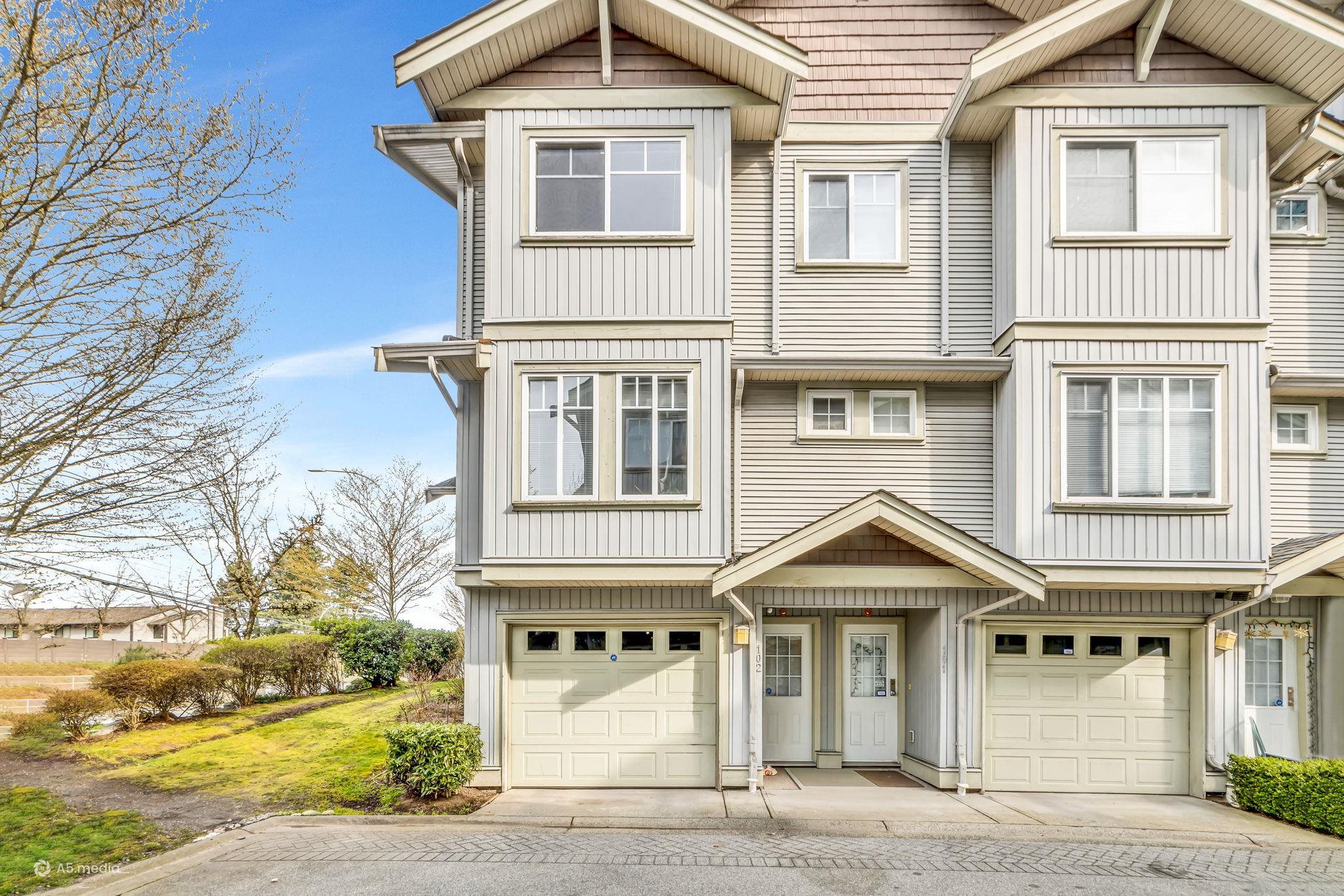 12040 68 Avenue 102