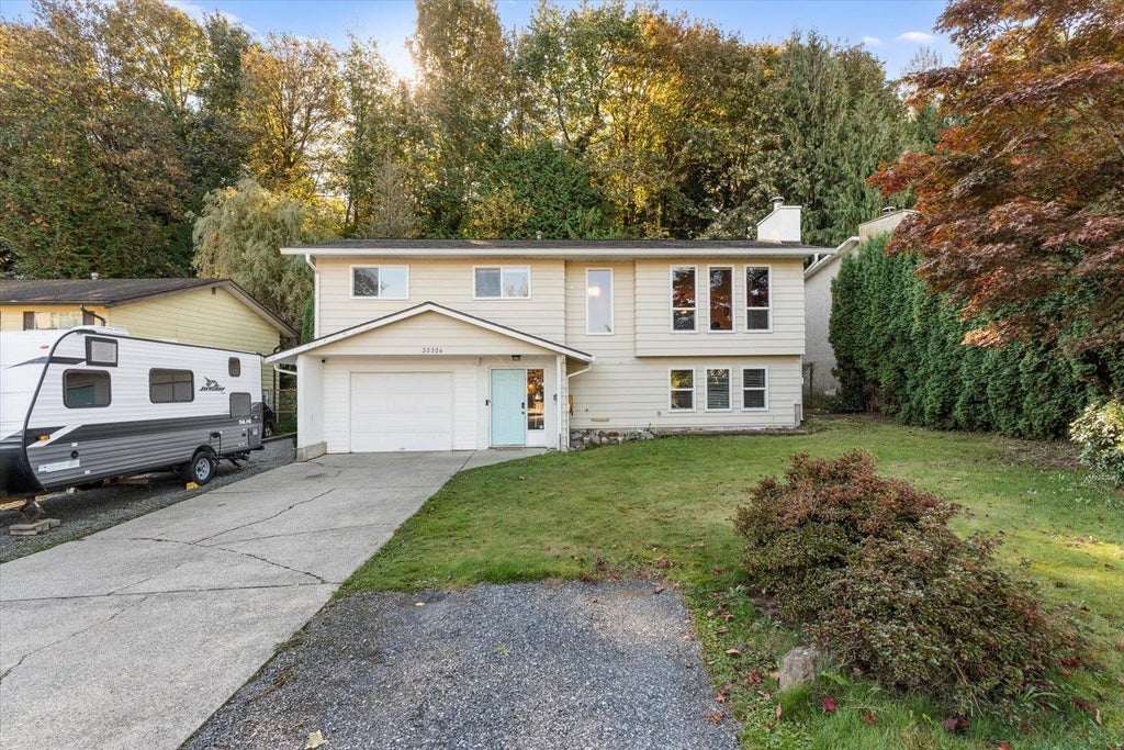 Photo of 33324 Wren Crescent, Abbotsford, BC V2S 5W1 (MLS # R3177645)