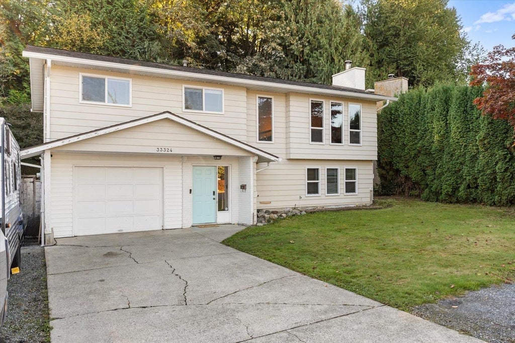 Photo of 33324 Wren Crescent, Abbotsford, BC V2S 5W1 (MLS # R3177645)