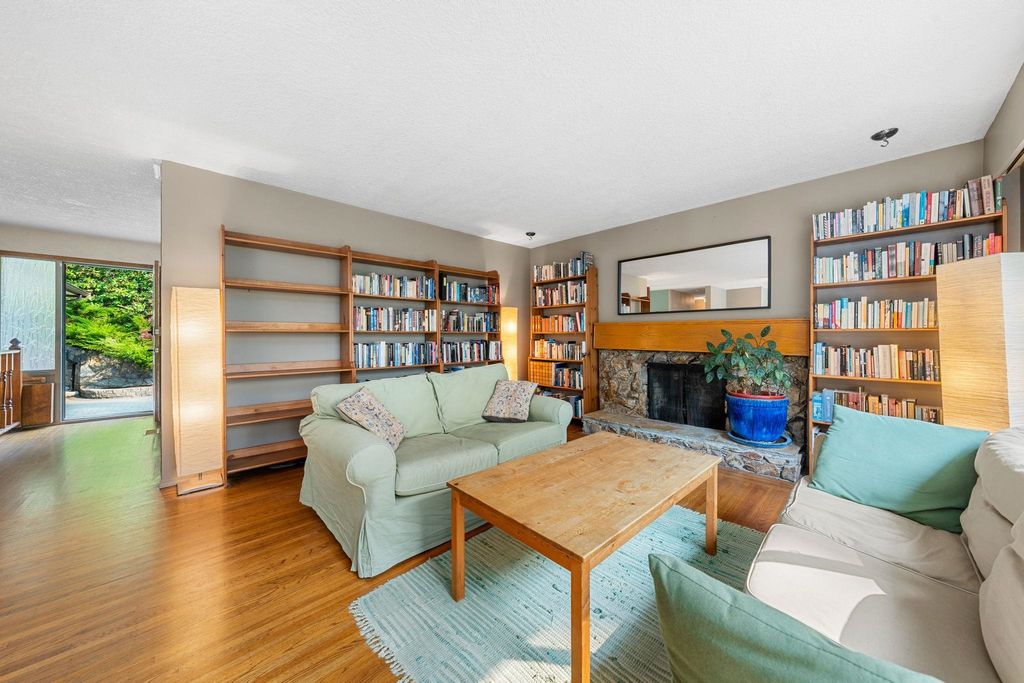 listing image 1104854218489200416