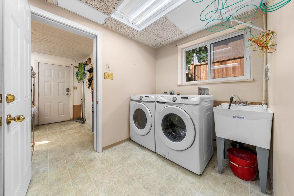 listing image 1104277107814210263