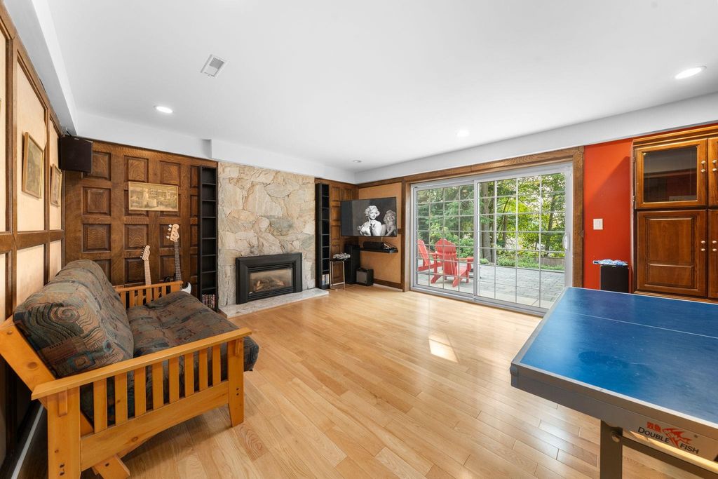 listing image 1102777955324658319