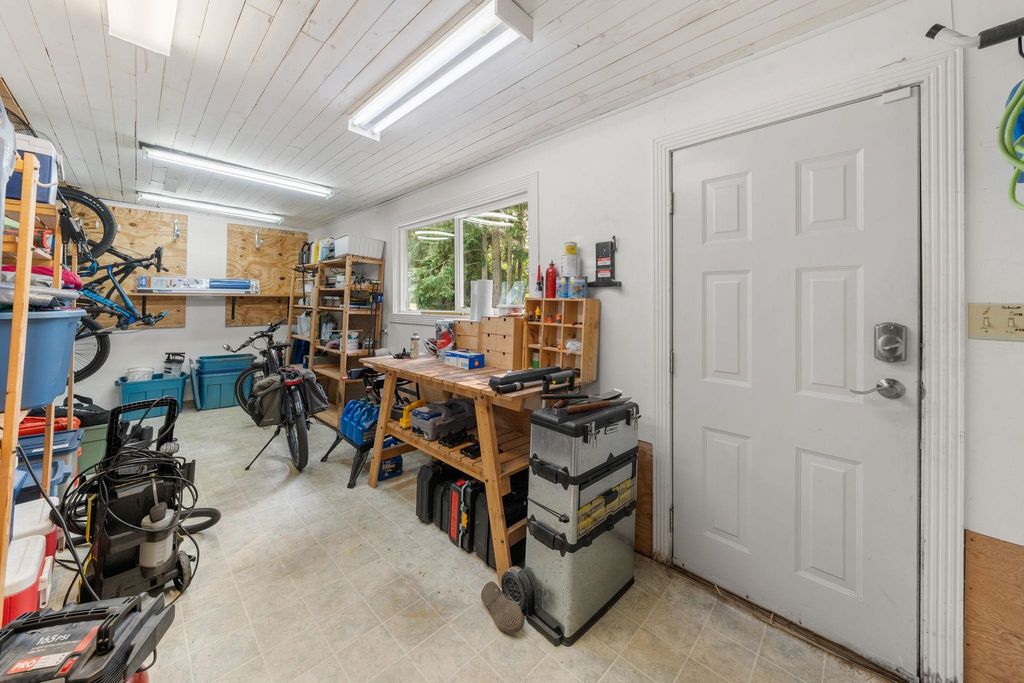 listing image 1109850073669728845