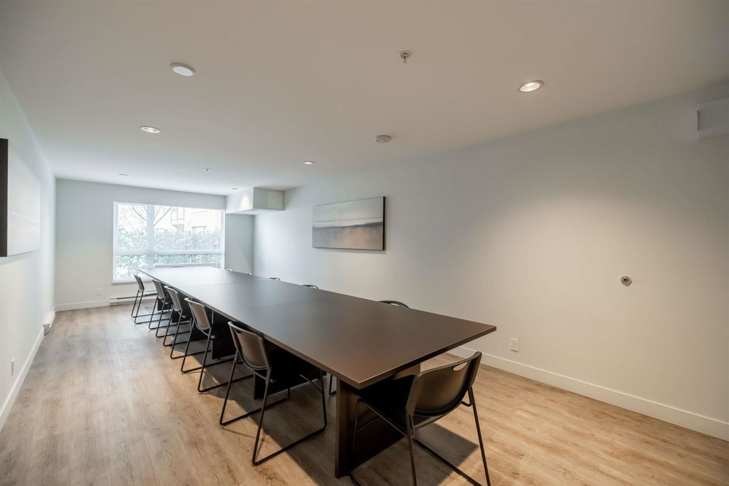 listing image 1101431400623855825