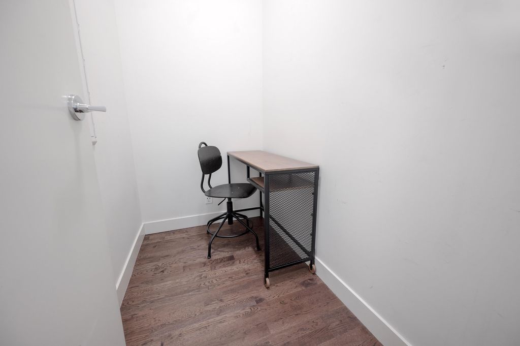 listing image 1105507653716519560
