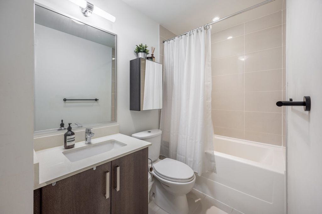 listing image 1103657159109824477