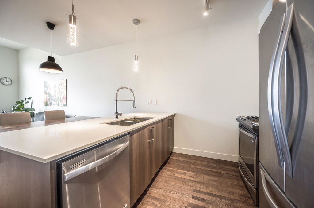 listing image 1109958177678743199