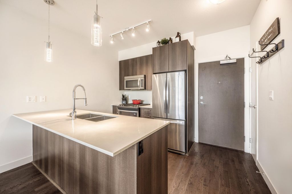 listing image 1106519953595388613