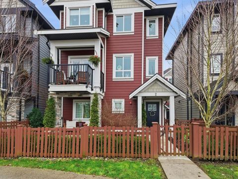 608 Ewen Avenue 2 New Westminster BC V3M 0M8