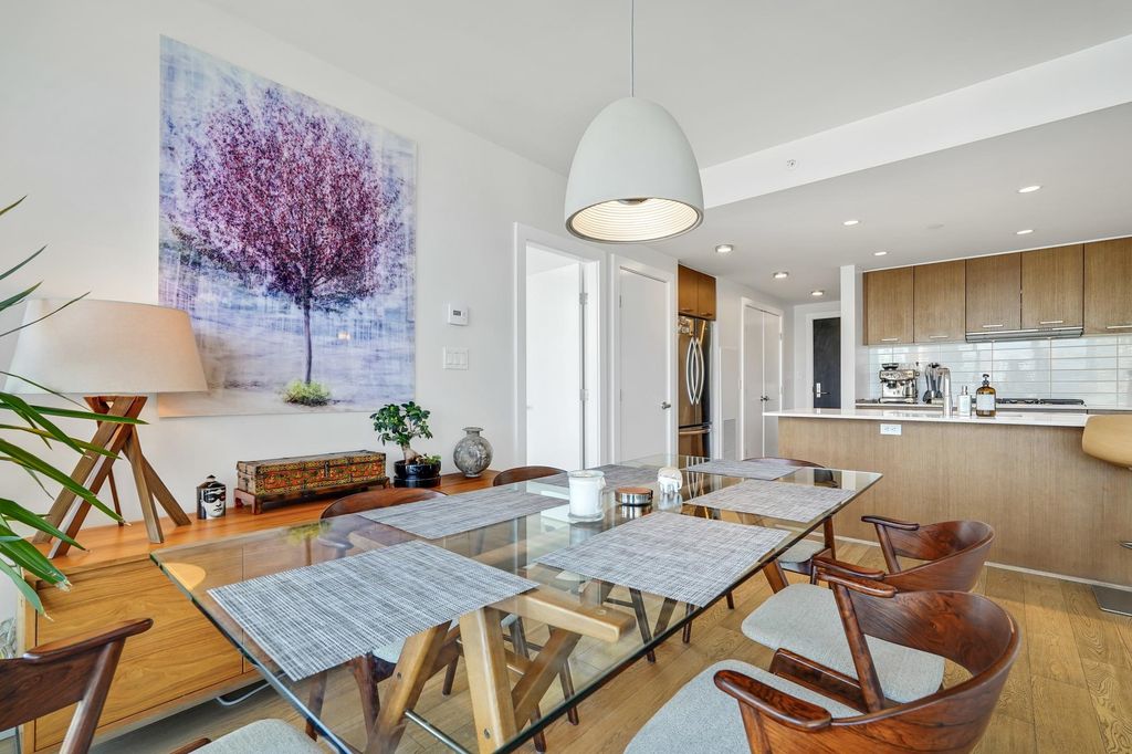 listing image 1106965735697414819