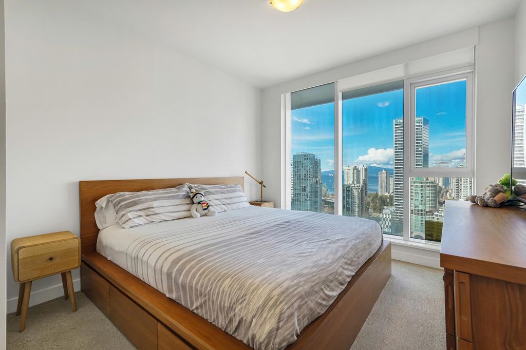 listing image 1106344788531307251