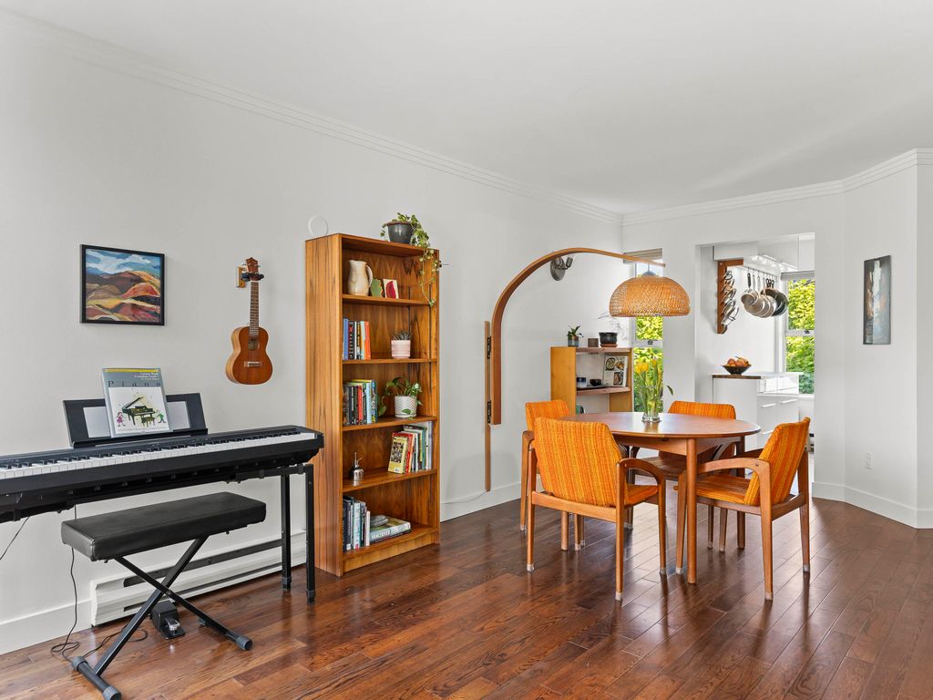 listing image 1102255417501387981
