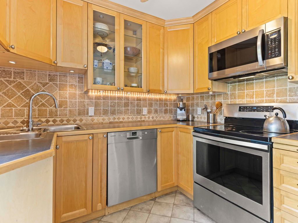 listing image 1105928082105136937