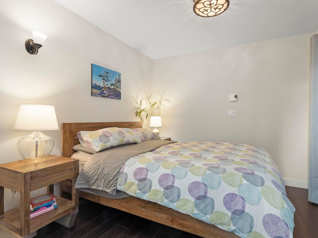 listing image 1100613775519913299