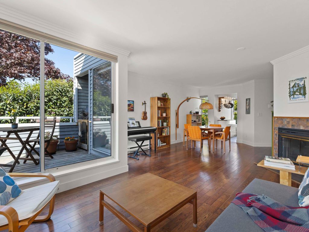listing image 1101139233623628810