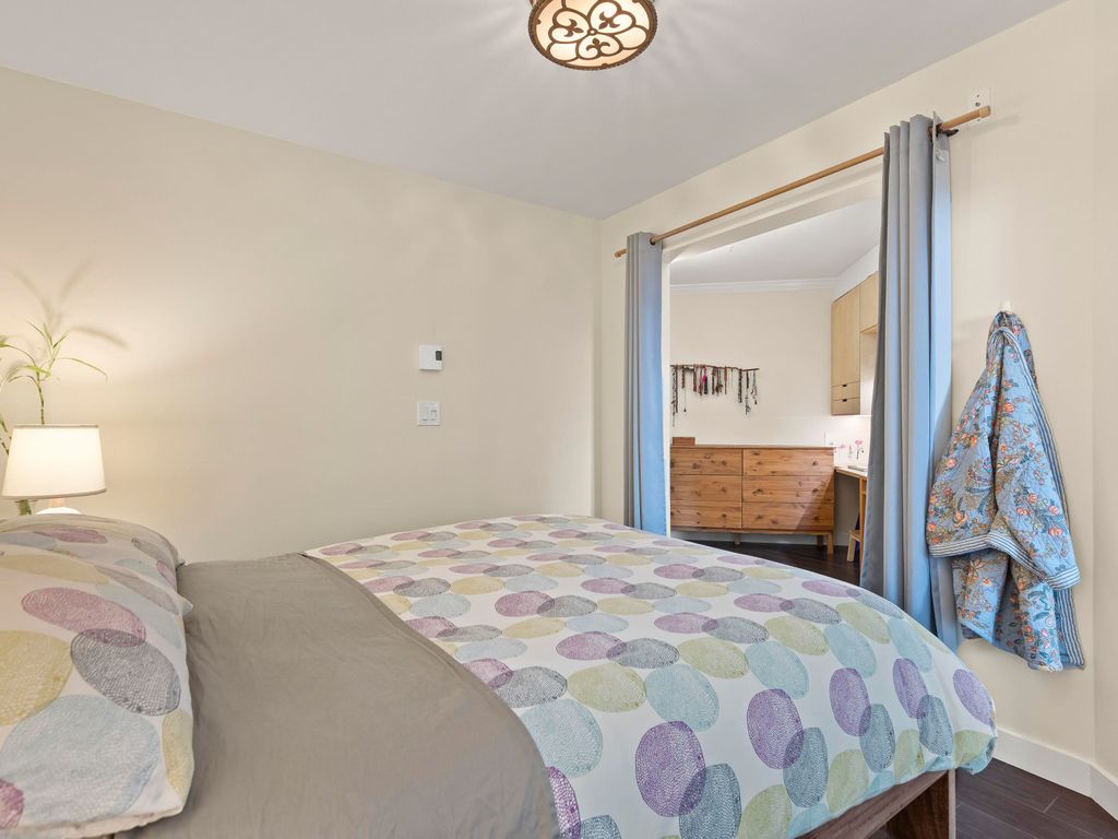 listing image 1107871606941166337