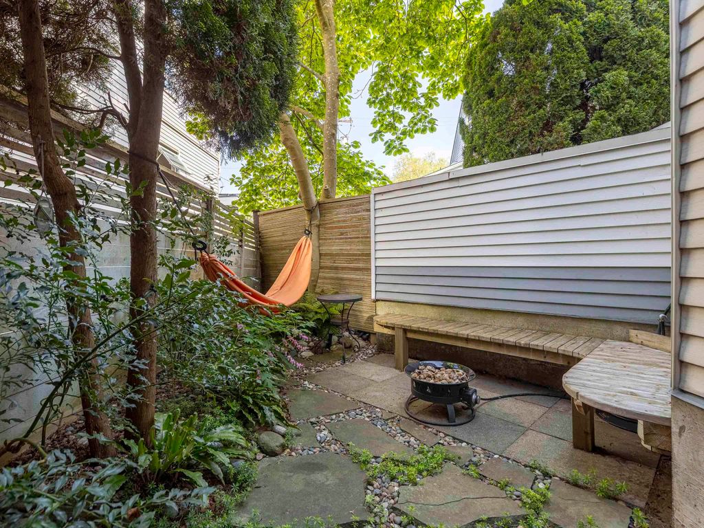 listing image 1108672321452782906