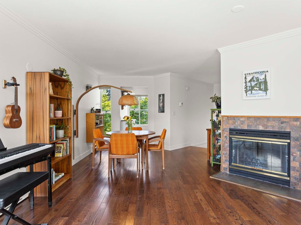 listing image 1109572213134623552