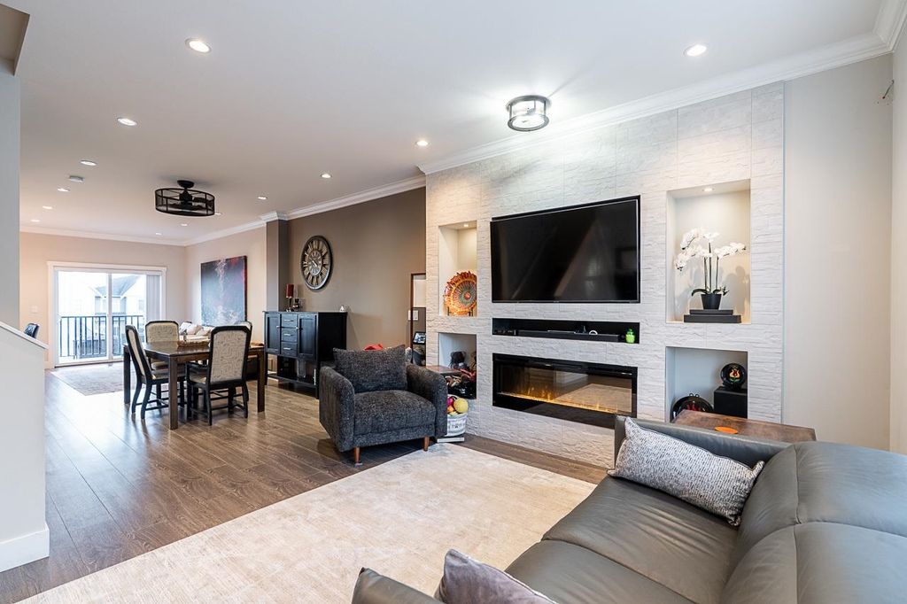 Photo of 6588 195a Street #9, Surrey, BC V4N 6N5 (MLS # R3089374)