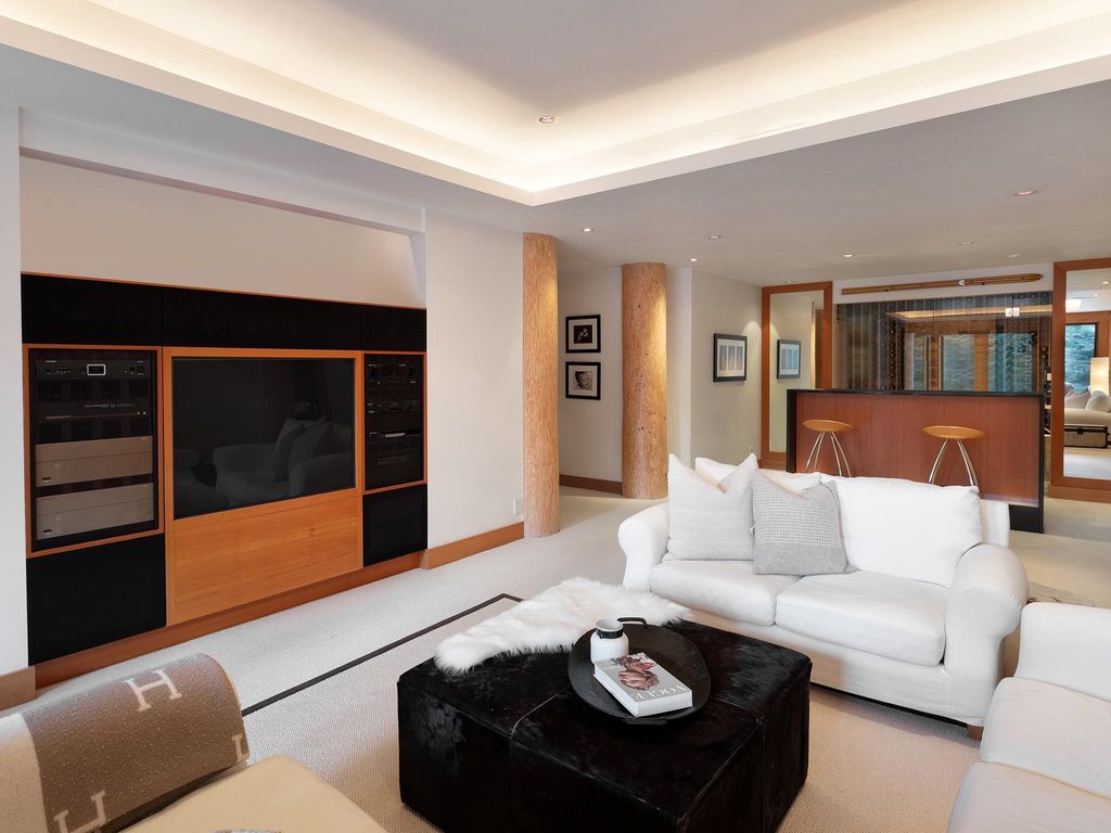 listing image 1104408957265531235