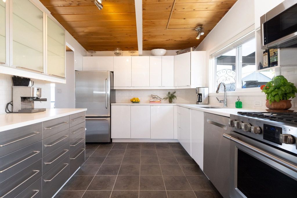 listing image 1102091401243232839