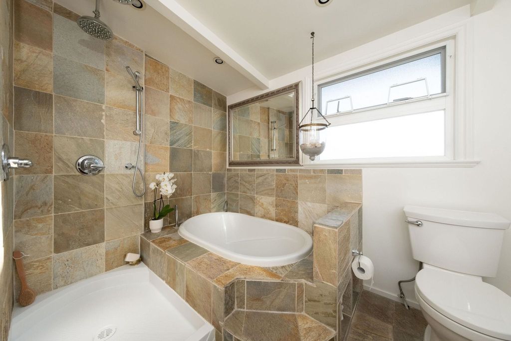 listing image 1104516054009855165