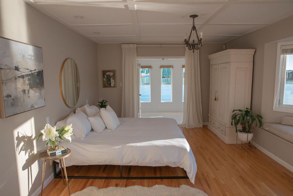 listing image 1102630146571721315