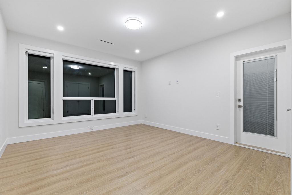 listing image 1101992190359965685