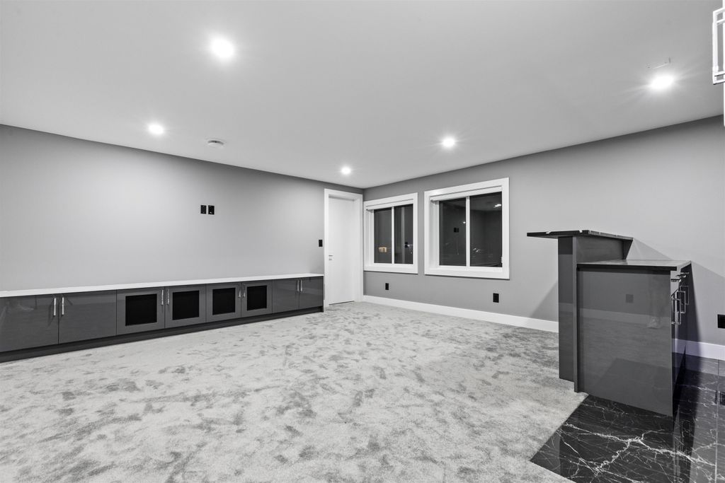 listing image 1103357954429005945