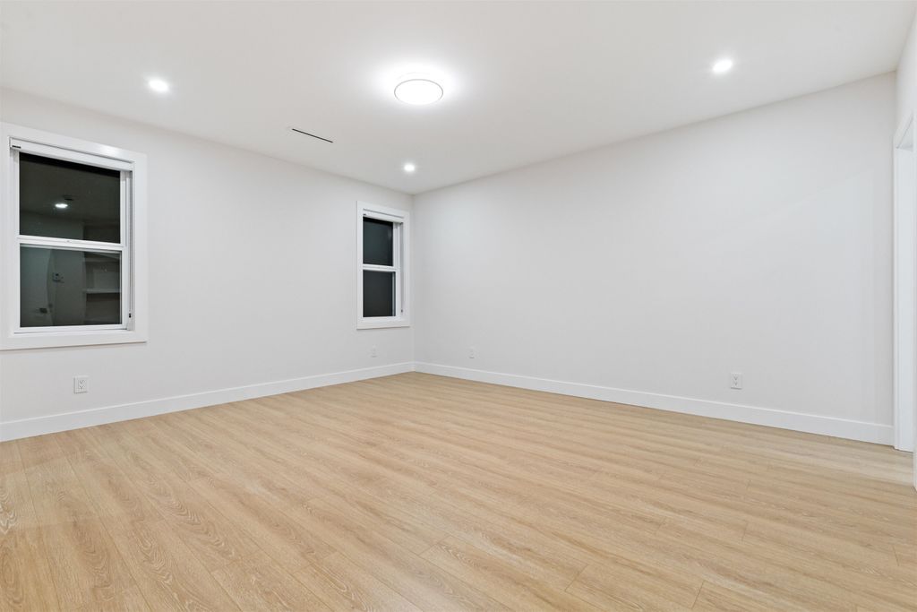 listing image 1107449419156816434