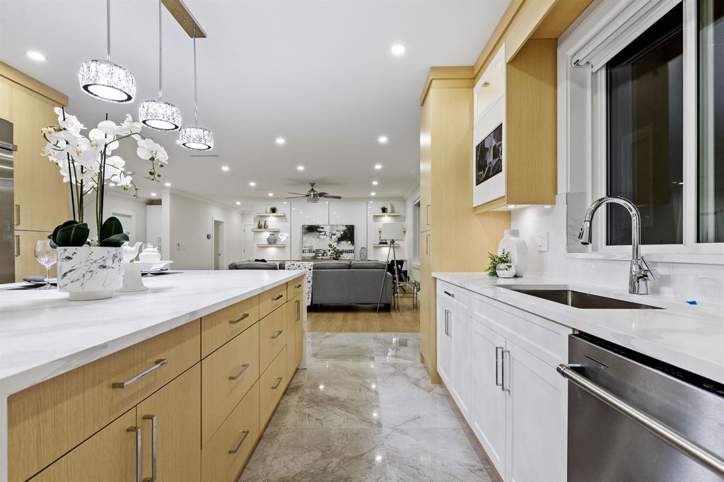 listing image 1103544615850640709