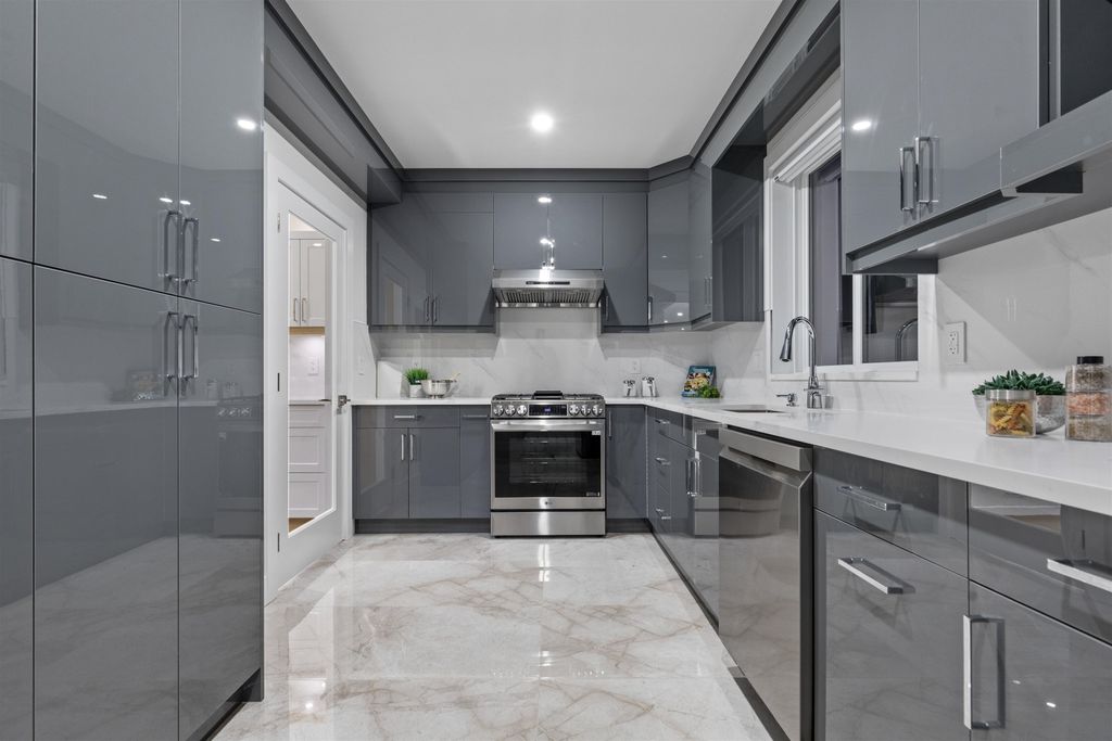 listing image 1108100176113360387