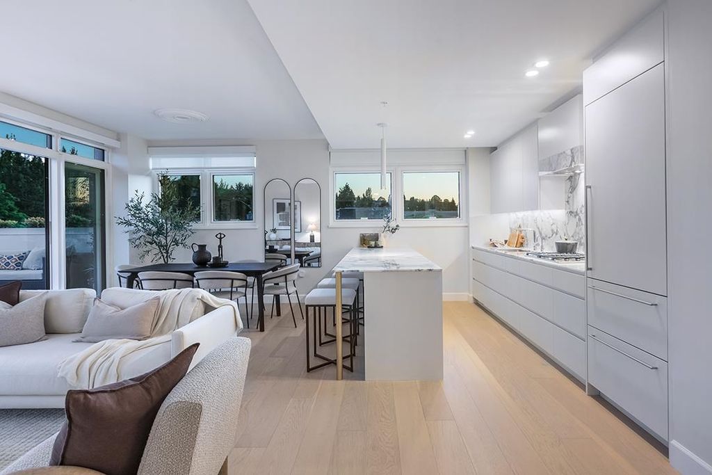listing image 1104483545591802554