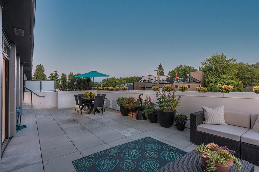 listing image 1104737064455030430